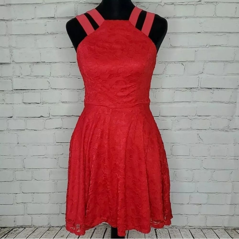 B Darlin Junior's Red Lace Fitted Dress Size 1/2
